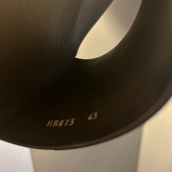 Valentino slides - Picture 6 of 6